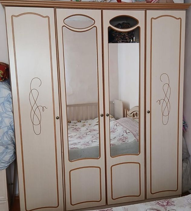 Спальный гарнитур