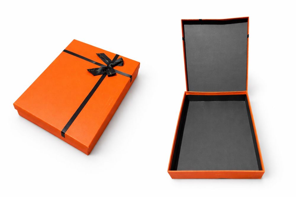 Подарочная коробка