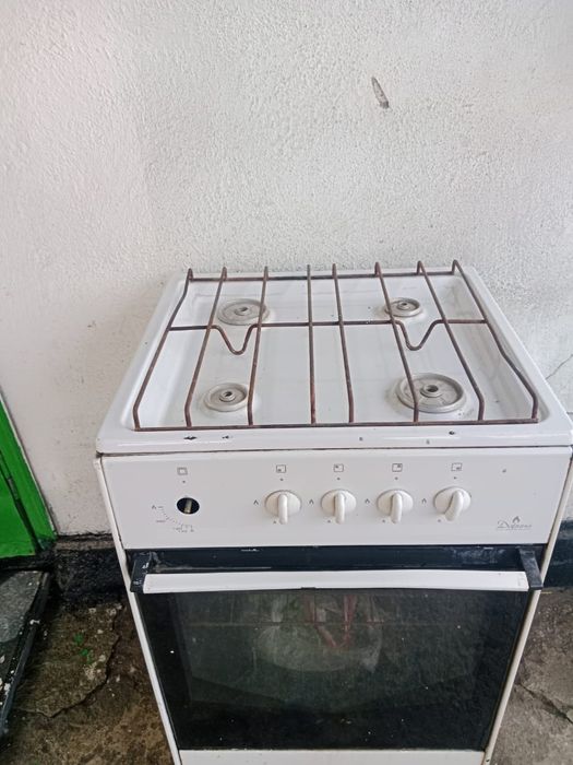 Продам газовую плиту