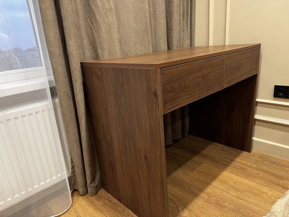 Срочно продам стол