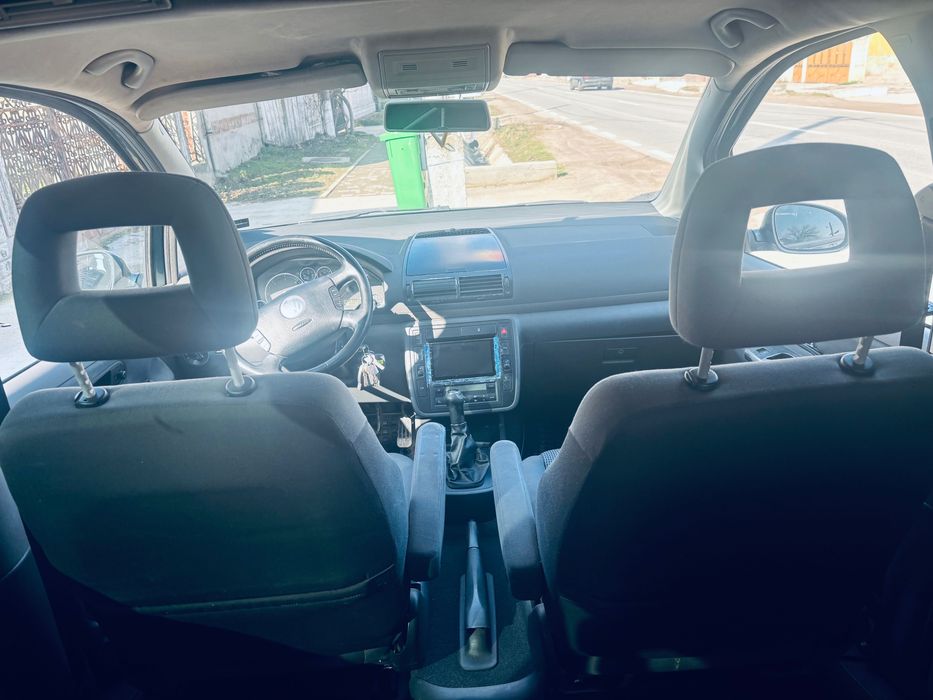 Vând sharan prim proprietar preț în euro