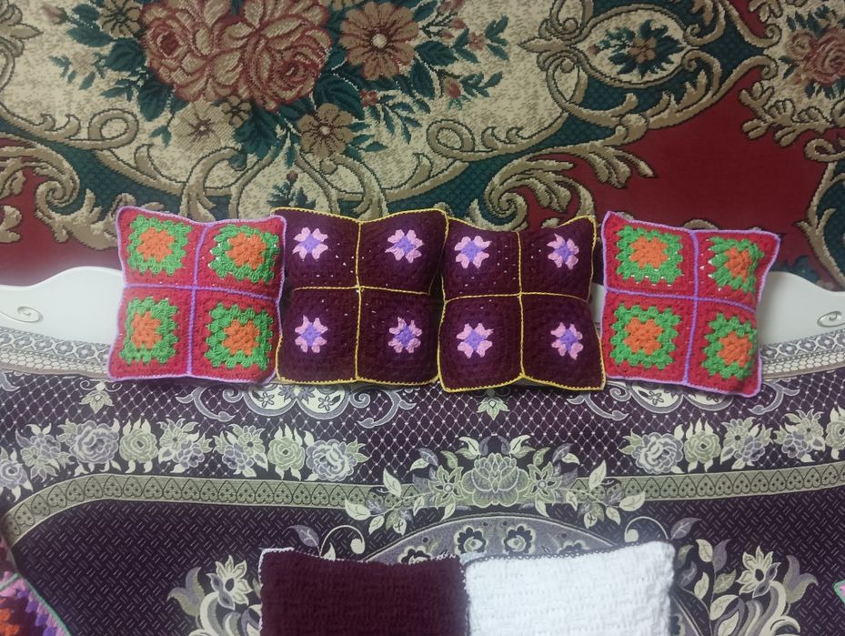 Продам декоративные подушки.