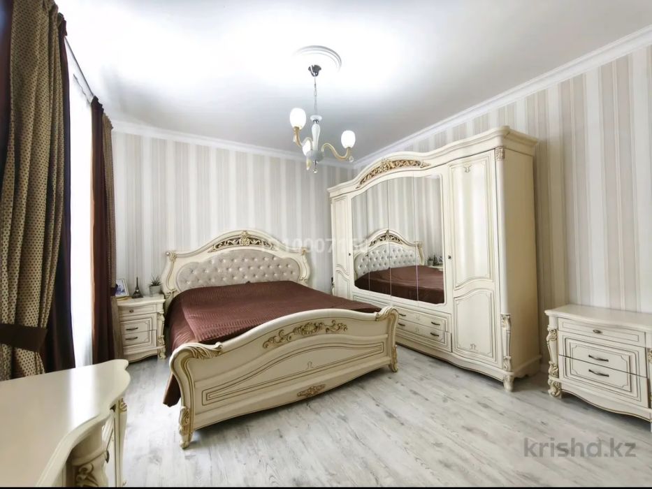 Продам срочно спальный гарнитур