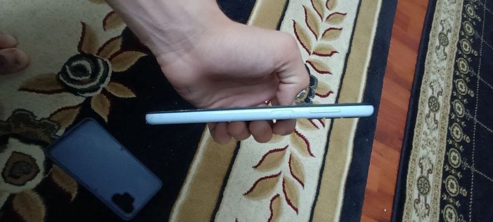 Samsung A 13 64/4 500 bartelam qilinadi narmanli telga karobkasz