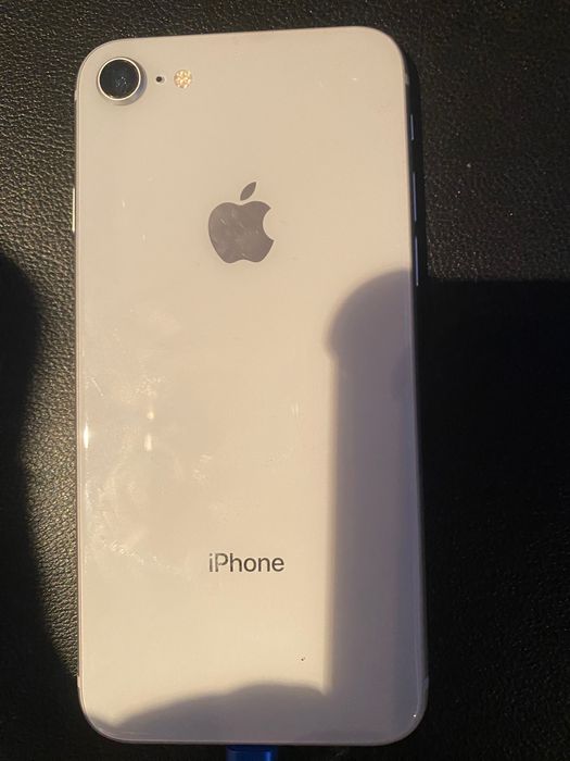 iPhone 8 64Gb  батерия 100%