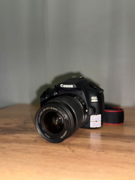 Canon EOS  2000D