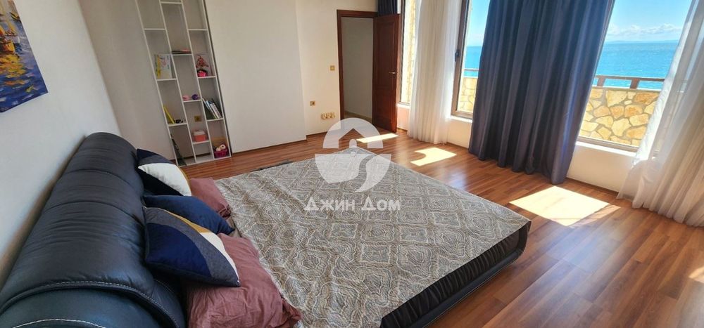 Четиристаен пентхаус с ПАНОРАМА МОРЕ в к-с Етъра 1, гр. Свети Влас