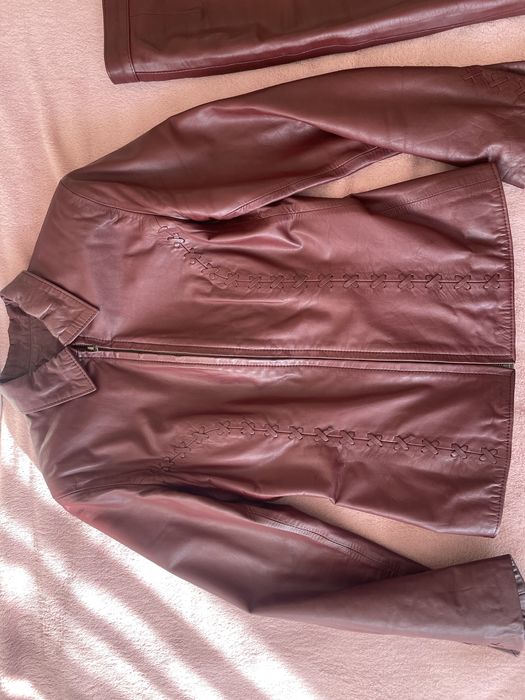 Естествена кожа комплект яке и пола нови