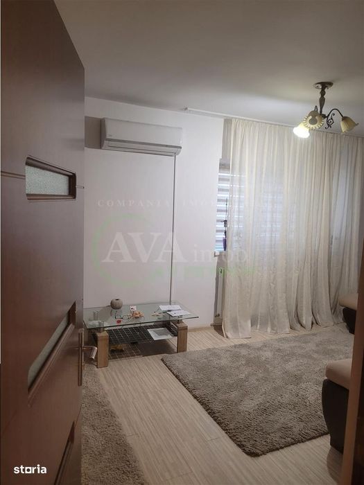 Apartament 3 camere ,zona Cora