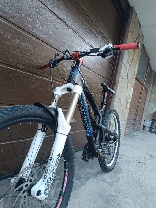 Santa Cruz nomad cc изцяло карбон