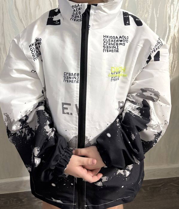 Куртка ветровка стильная