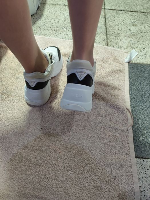 Guess Sneakers Adidasi Dama