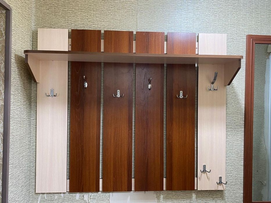 Продам прихожую вешалку