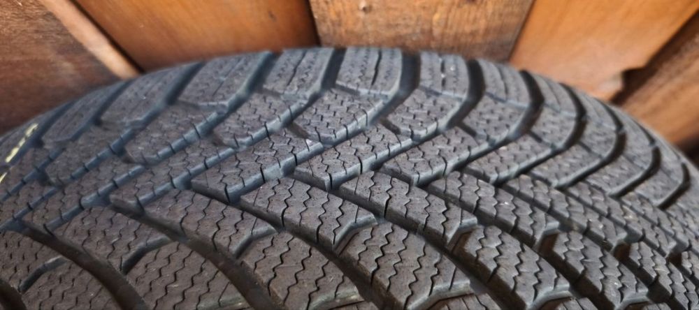 Set Roti Jante Iarna 18" Originale Skoda Superb 3 & 4, Dofida, Anvelope Bridgestone 235/45 R18