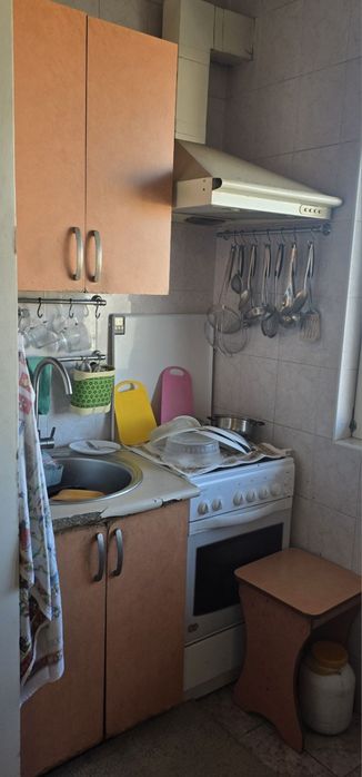 продаю кухонный гарнитур, состояние среднее