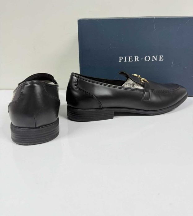 Pier One Slip ons Black