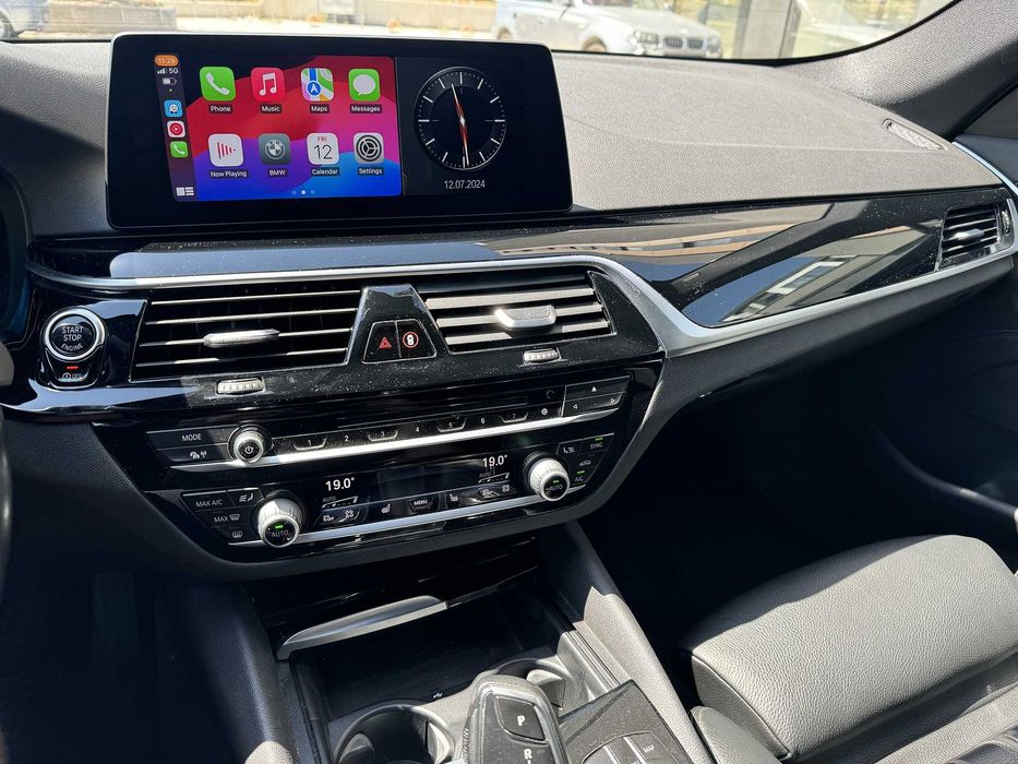 BMW 540i xDrive Touring | HUD | 360° | Масаж | Панорама