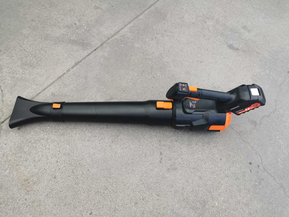 Акумулаторна духалка за листа 2 батерии х  36V/8Ah