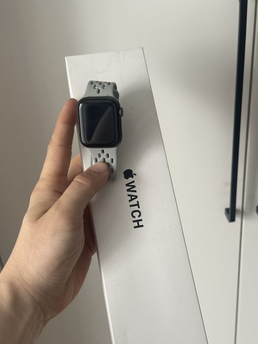 Apple Watch SE - 44 mm