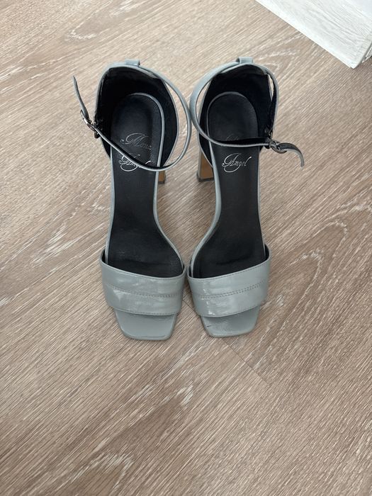 Жаздық әдемі босоножки