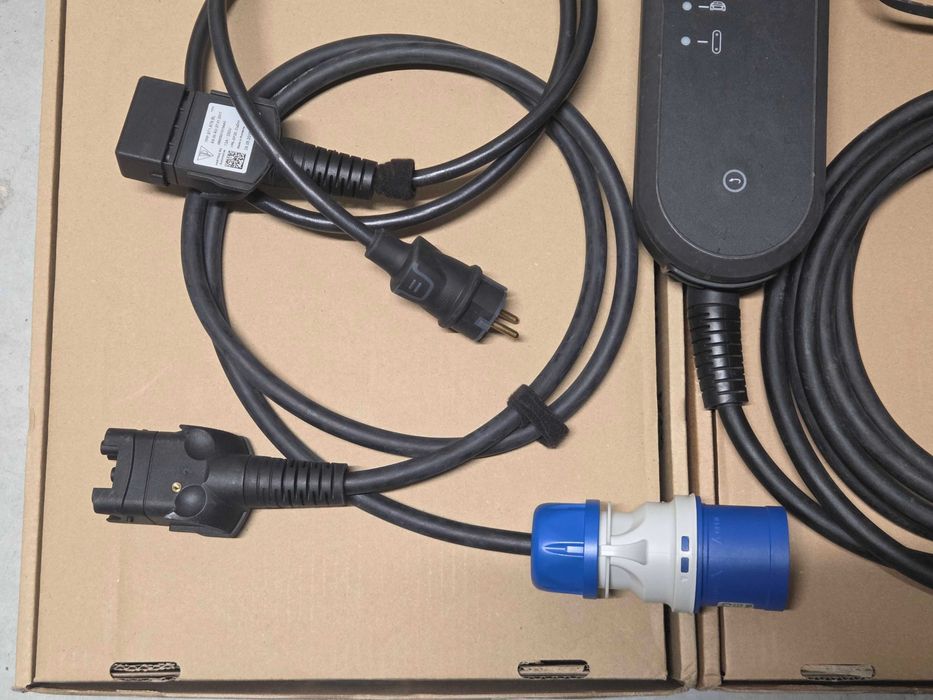 Зарядна станция монофазна Type2 до 7,2kW(32A) AUDI e-tron Uni.Charger