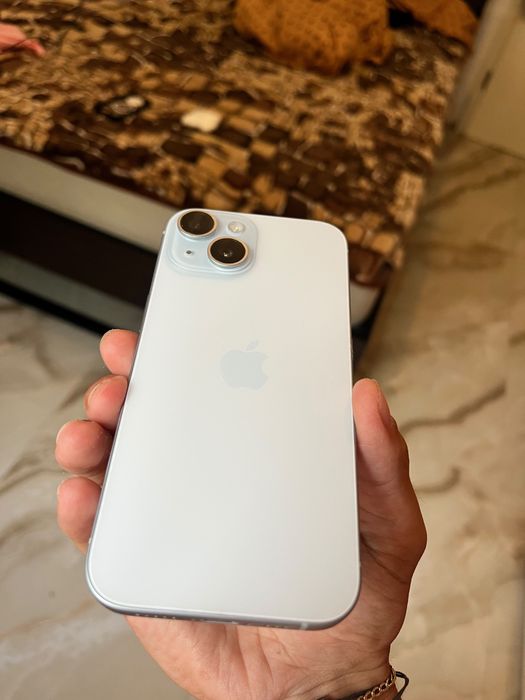 iPhone 15 baby blue