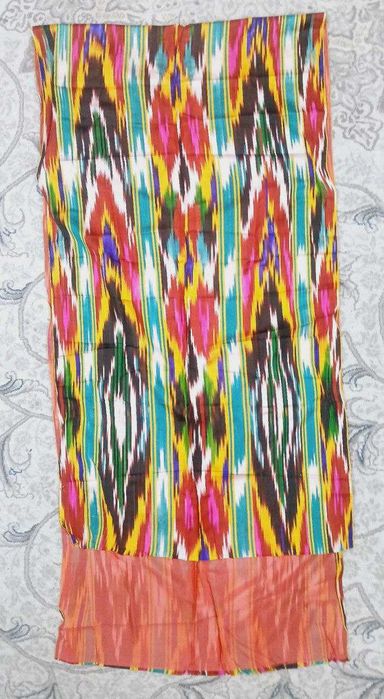 Национальный атлас, платья из атласа