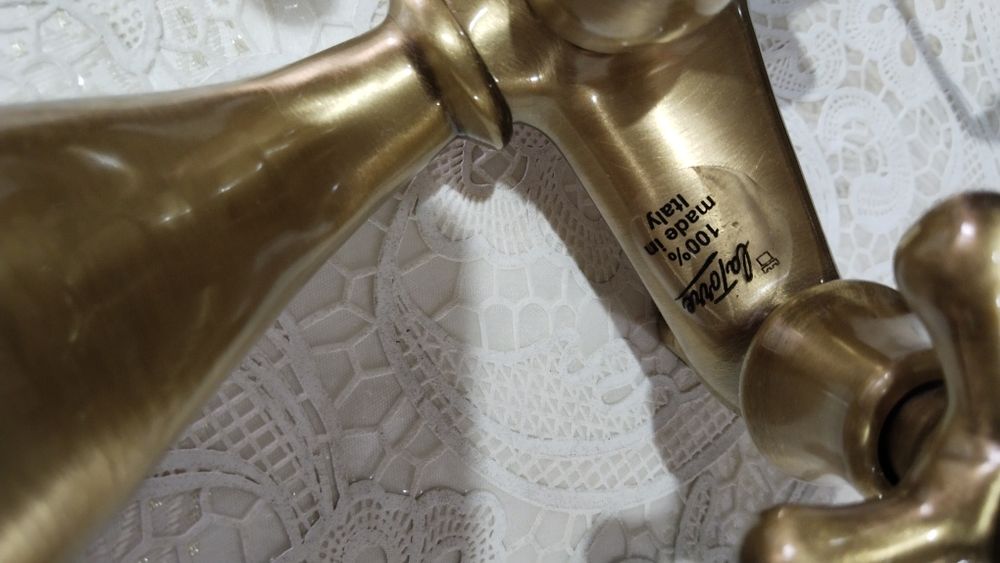 Продается смеситель для ванны новый