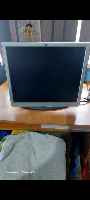 TFT монитор HP  работещ.