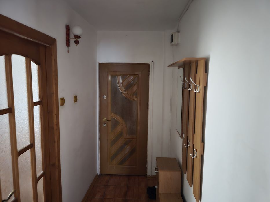 Vând apartament decomandat