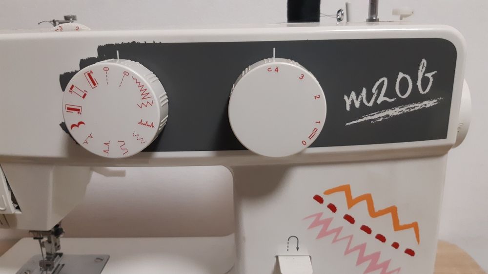 Mașină de cusut Necchi M20