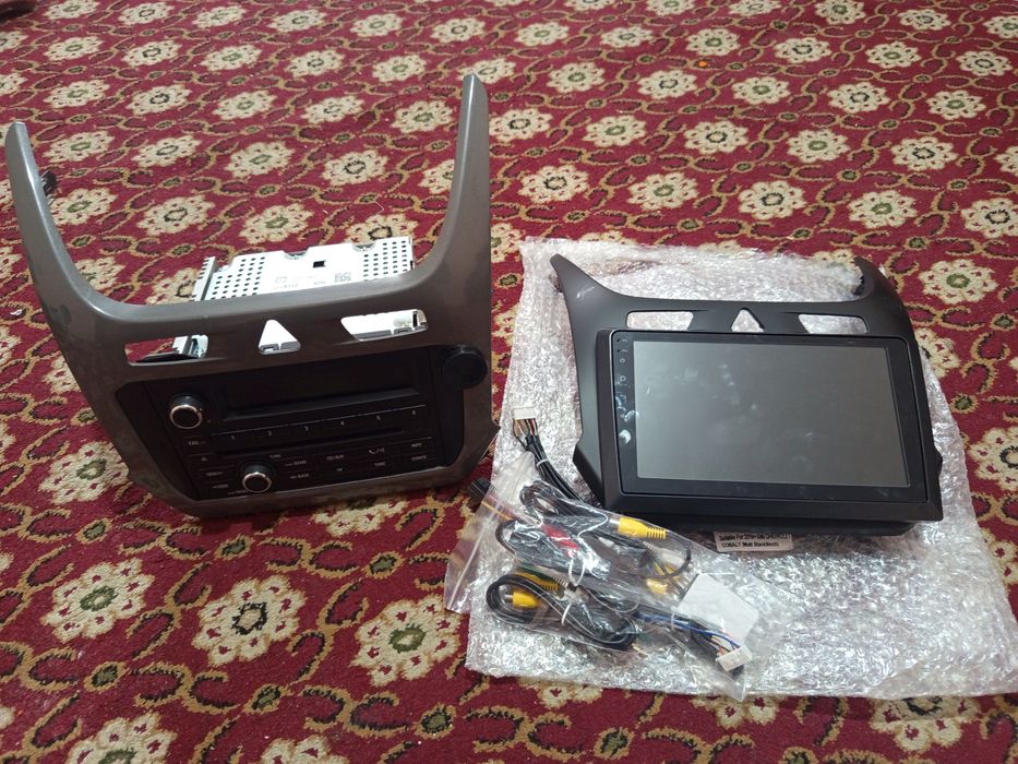 Автоманитор ва магнитола завод  кобалтга рамкаси билан 2 даст сотилади