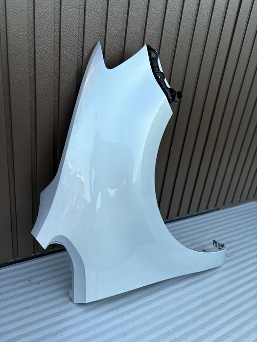 Aripa dr fata vw Sharan 7N cod de culoare LA7W 2011-2015