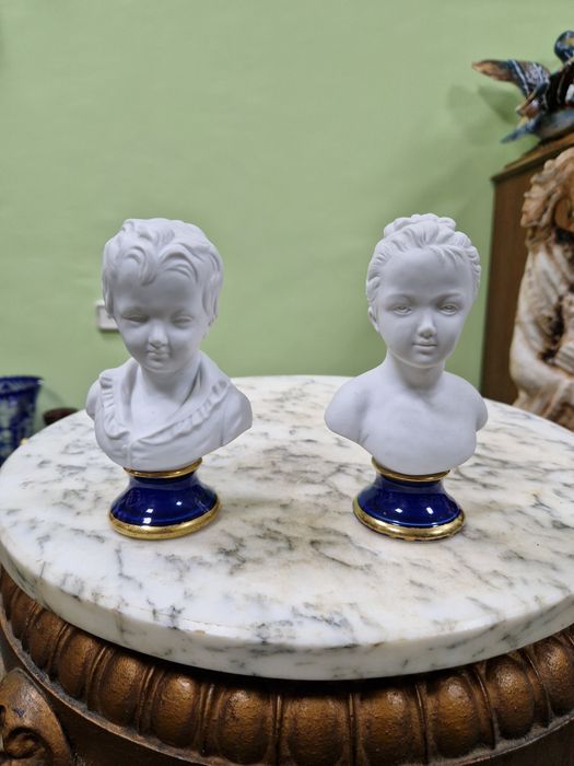 Чифт Уникални антикварни порцеланови бюстове Capodimonte
