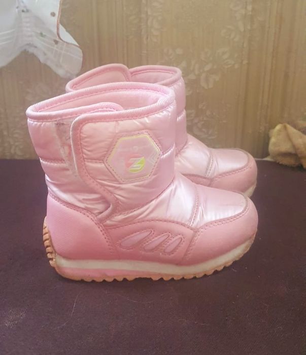 Детская б/у обувь для девочки 26 размер