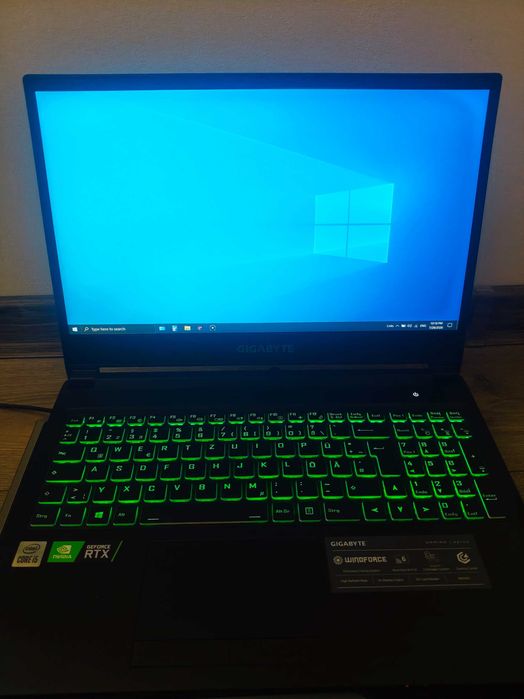 Геймърски лаптоп GIGABYTE G5 RTX 3060 i5-10500H 144Hz 15.6" 16GB RAM