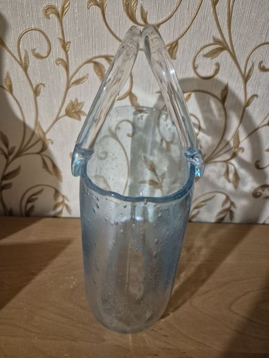 Ваза из стекла в виде сумочки