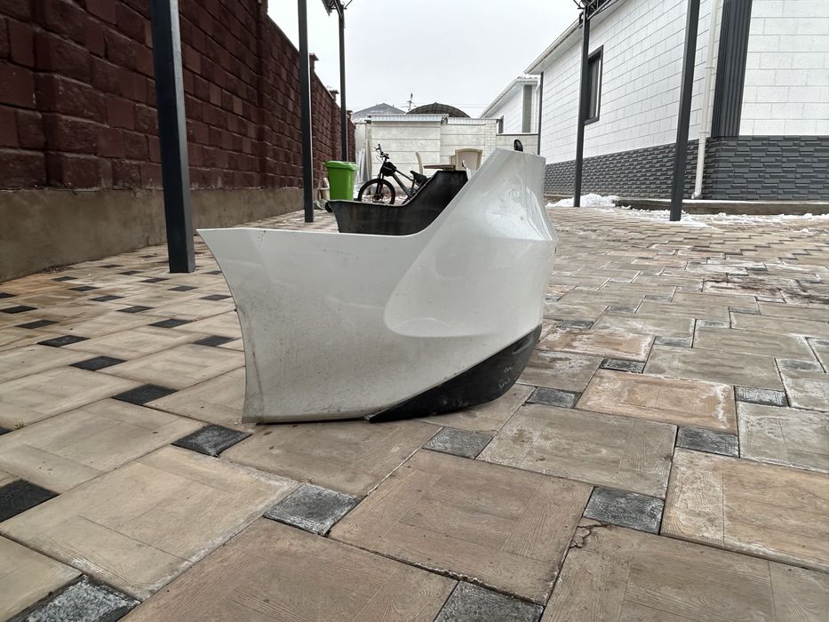 бампер задиний