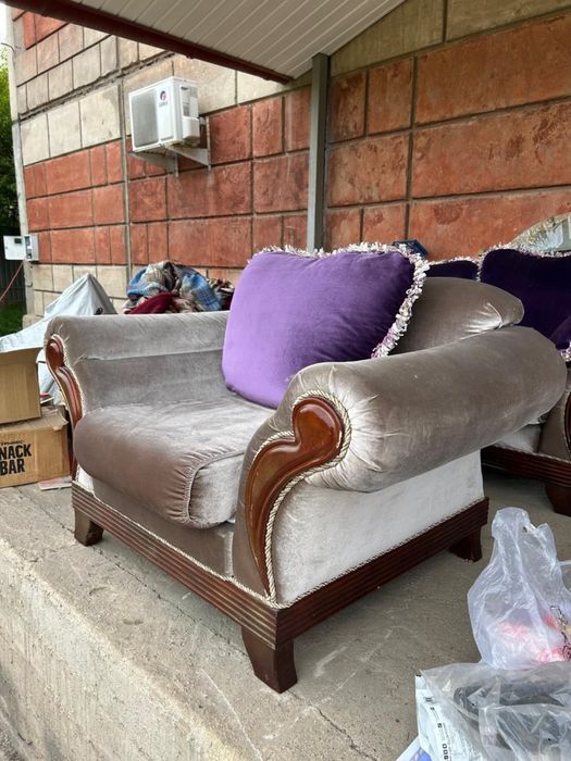 Продам диван и кресло