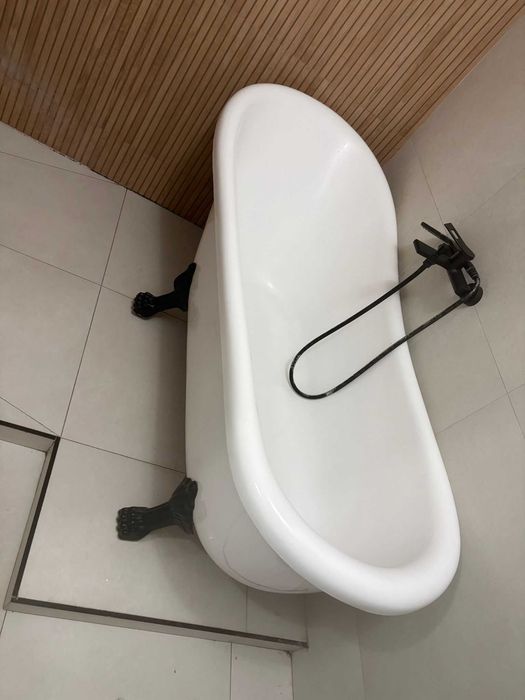 Cadă freestanding vintage cu picioare leu - alb/negru - 166x70 cm