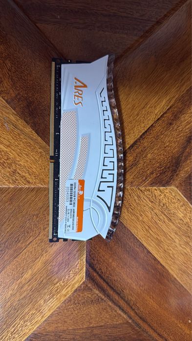 Ram Ares 32gb 3600 mhz RGB