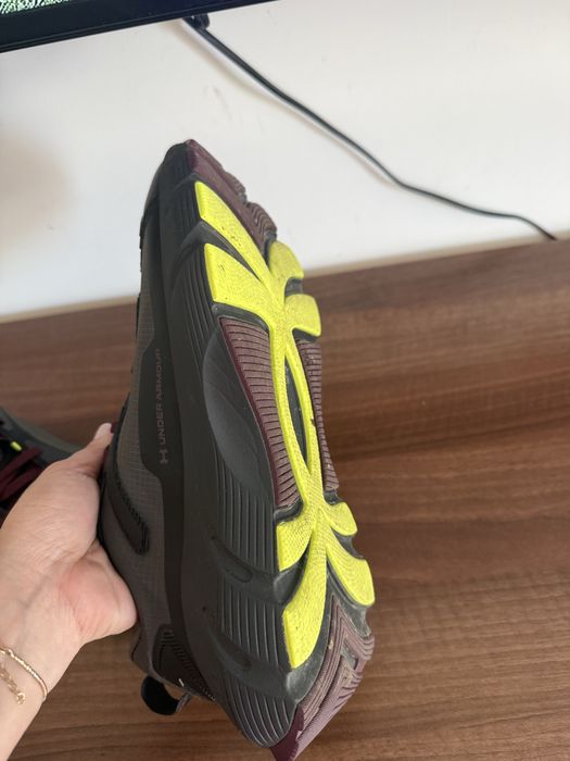 Adidasi under armour , 43