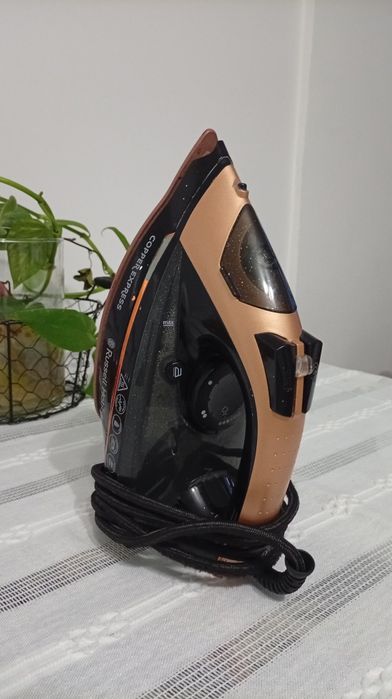 Fier de călcat Russell Hobbs