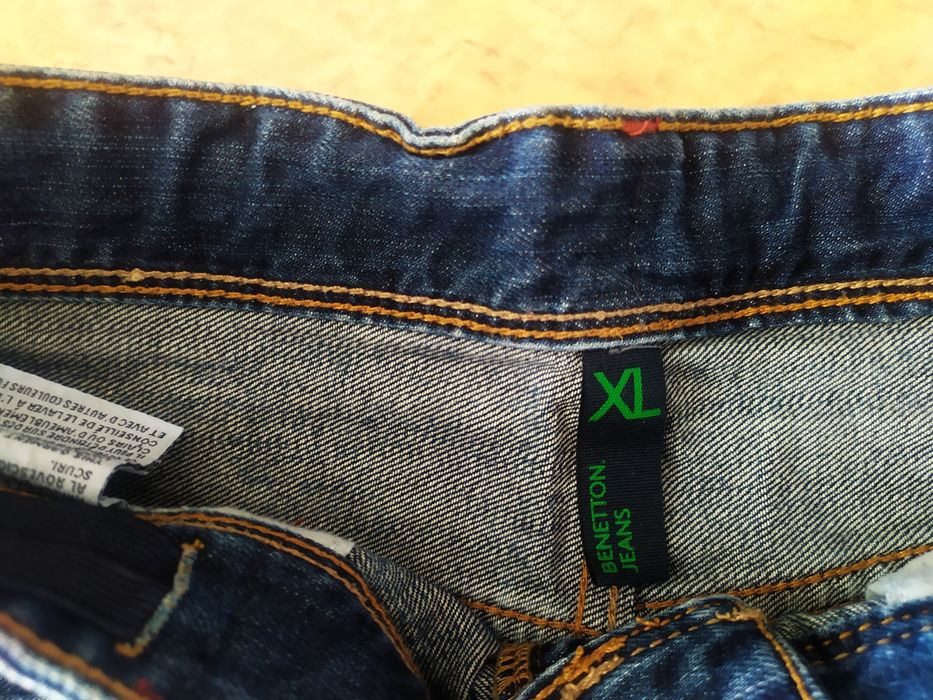 Продам штаны и джинсы (8-9 лет)!