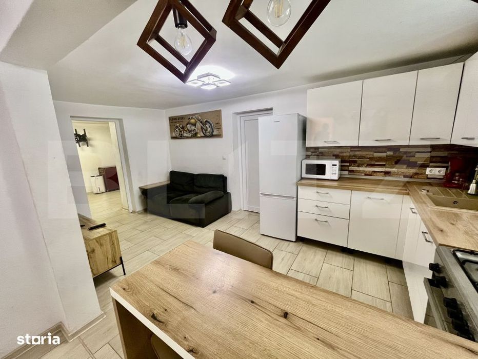 Aapartament 2 camere de vanzare, 61 mp, curte comuna, zona Ultracentra