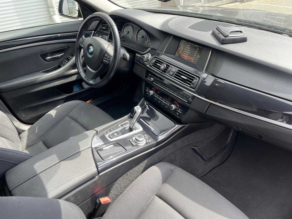 Autoturism BMW 525 , an 20115 , X Drive