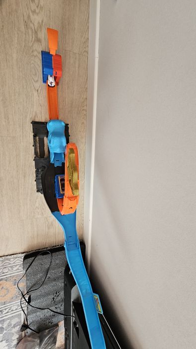 Хотвилс рельсы тиранозавр