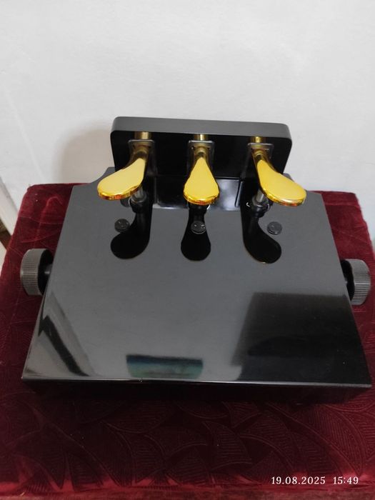 Педаль для фортепиано