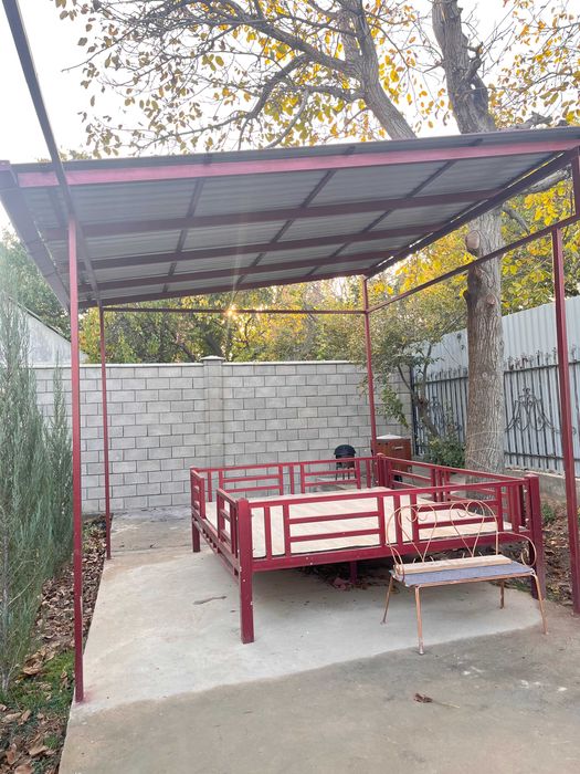 Продается Дача с выходом на речку, в Кибрае на Майском. 6+4 соток