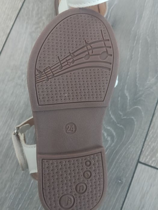 Sandale fetiță noi